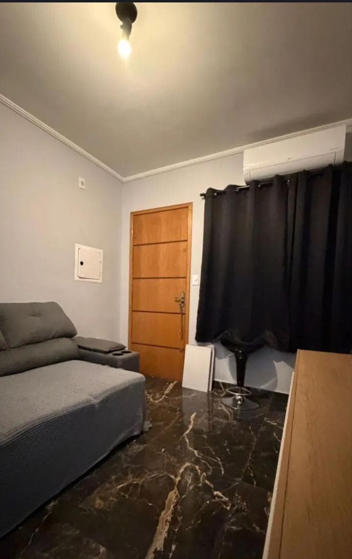 Apartamento Mobiliado na Praia com 2 Quartos e Ar